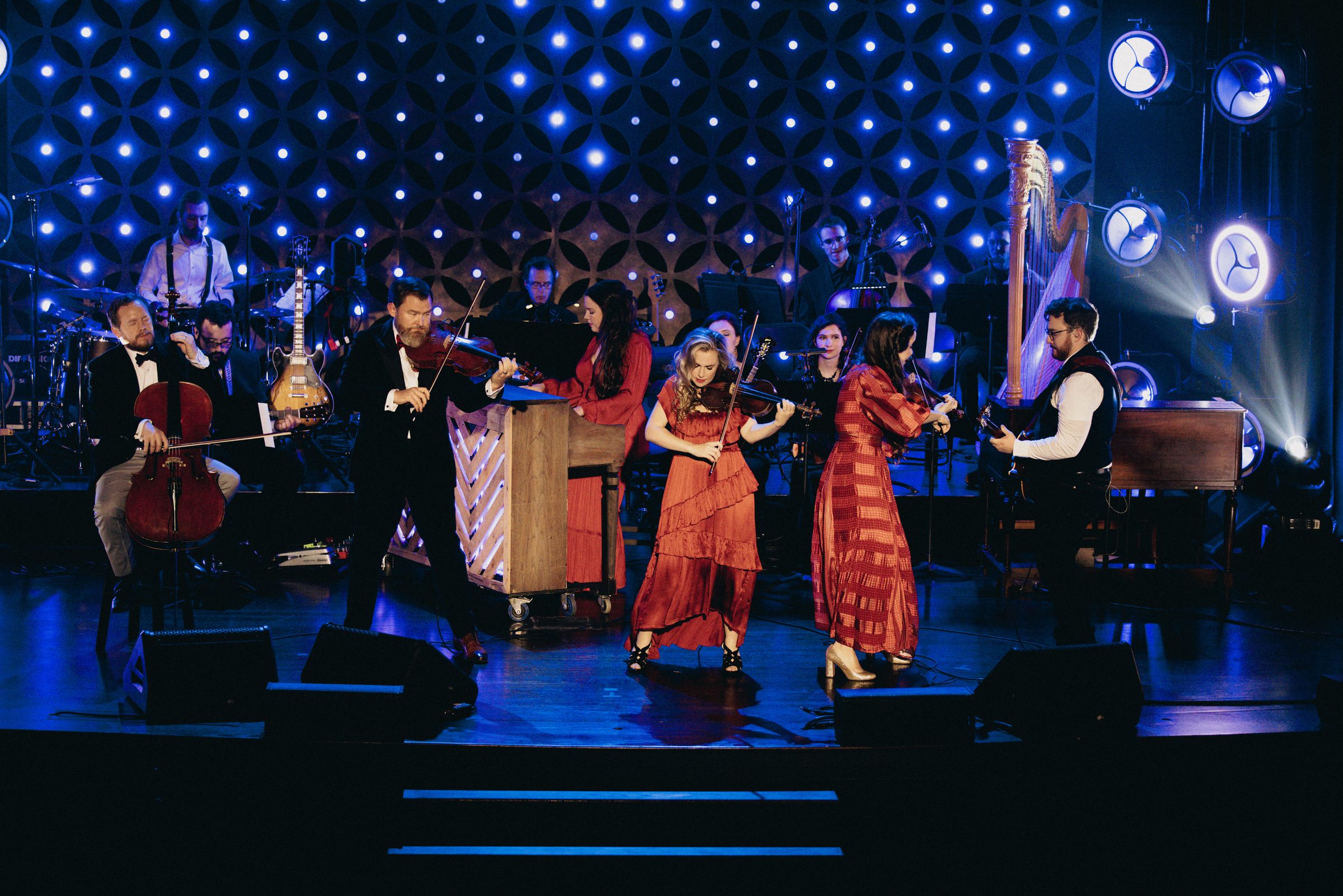 The six siblings of the Annie Moses Band on stage